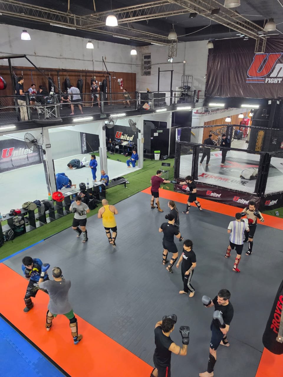 Entrenamiento en United Fight Center, Av. Córdoba 4156
